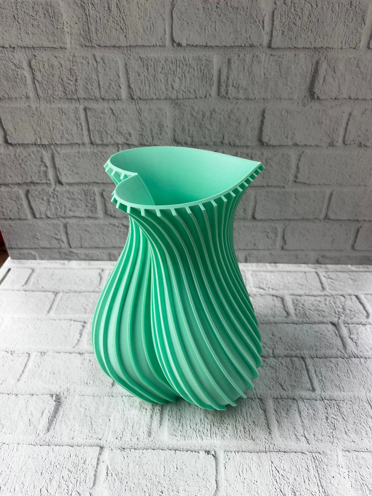 Kalpli Turkuaz Dekoratif Vazo 24 Cm Modern Şık Tasarım ( Lisinya )