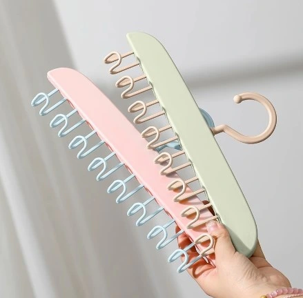 Kancalı Ve Yapışkanlı Dolap Askısı ( Lisinya ) Kancalı Ve Yapışkanlı Dolap Askısı ( Lisinya )