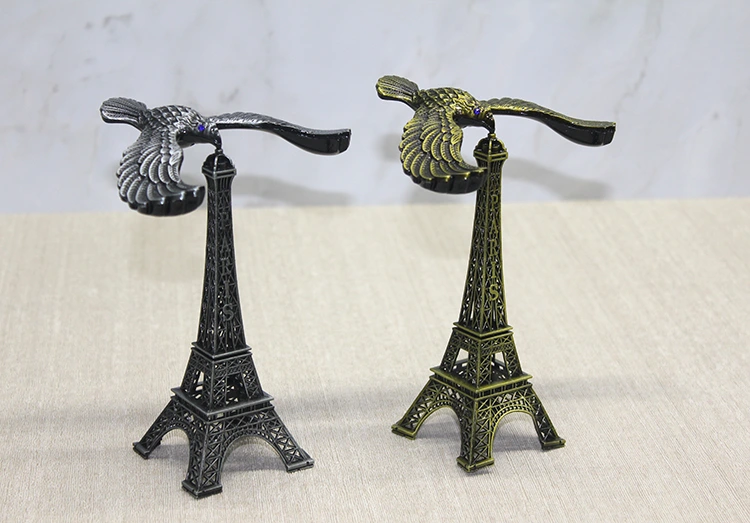 Kartallı Metal Eyfel Kulesi Model 1 ( Lisinya )