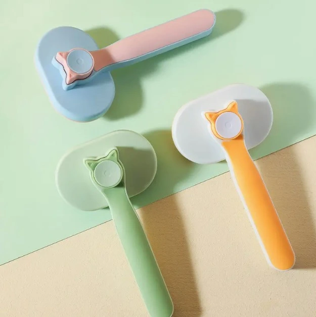 Kedi Ve Köpekler İçin Kendini Temizleyen Tüy Fırçası ( Lisinya )