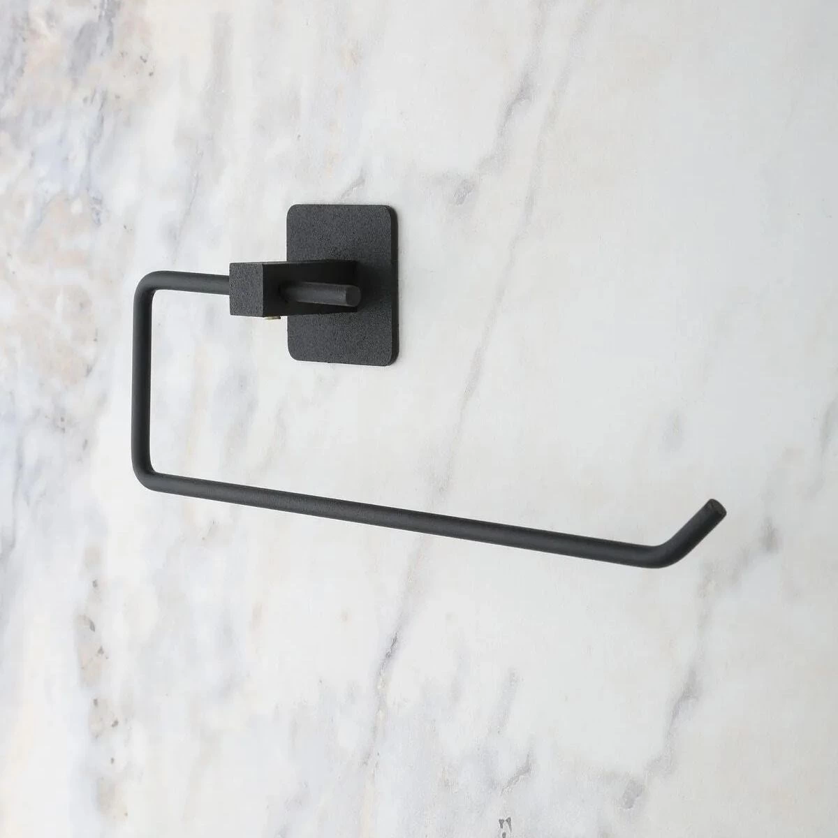 Kendiliğinden Yapışkanlı Siyah Paslanmaz Metal Rulo Havluluk Aparat ( Lisinya ) Kendiliğinden Yapışkanlı Siyah Paslanmaz Metal Rulo Havluluk Aparat ( Lisinya )