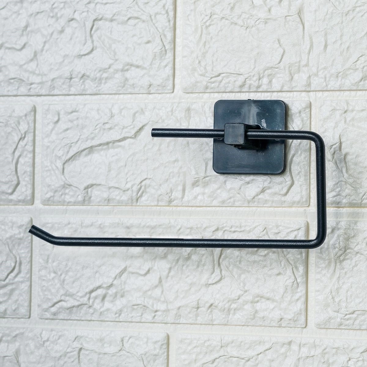 Kendiliğinden Yapışkanlı Siyah Paslanmaz Metal Rulo Havluluk Aparat ( Lisinya ) Kendiliğinden Yapışkanlı Siyah Paslanmaz Metal Rulo Havluluk Aparat ( Lisinya )