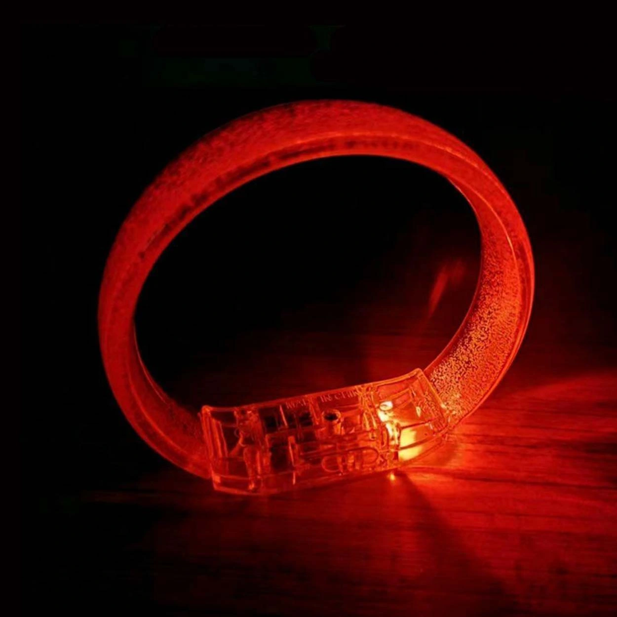 Kırmızı Led Işıklı Baskı Yapılabilen Pilli Bileklik Bilezik 1,5 Cm Genişlik ( Lisinya ) Kırmızı Led Işıklı Baskı Yapılabilen Pilli Bileklik Bilezik 1,5 Cm Genişlik ( Lisinya )