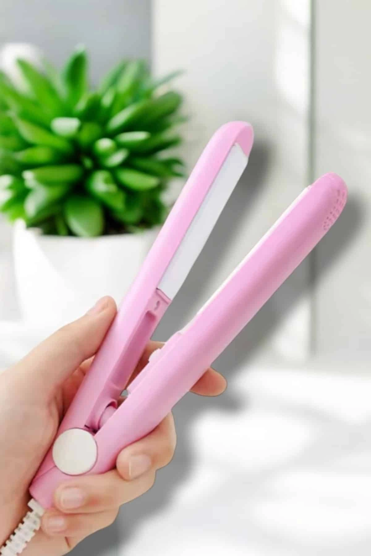 Kompakt Ve Hafif: Elektriklenme Karşıtı Mini Saç Düzleştirici ( Lisinya )