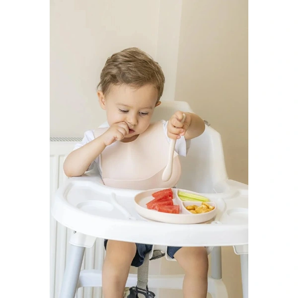 Krem Rengi 3’lü Silikon Yemek Seti – Önlük + Diş Kaşıyıcılı Kaşık + Vakumlu Tabak ( Lisinya ) Krem Rengi 3’lü Silikon Yemek Seti – Önlük + Diş Kaşıyıcılı Kaşık + Vakumlu Tabak ( Lisinya )