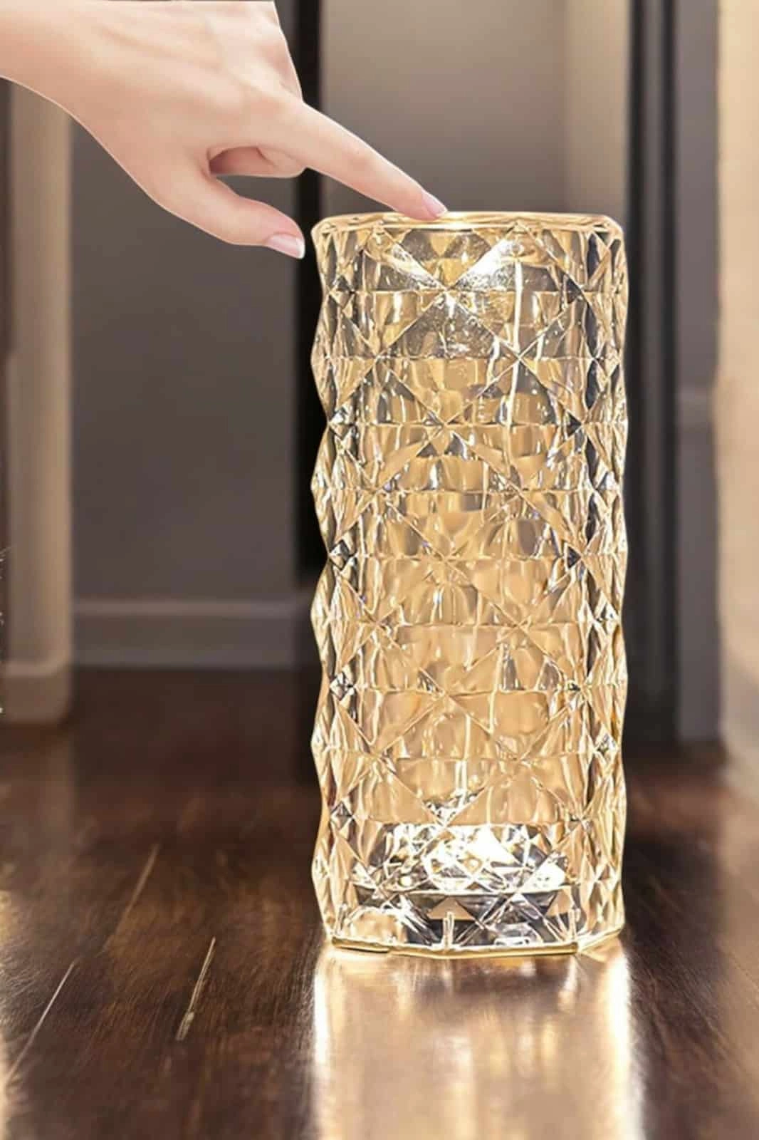 Kristal Dokunmatik Ve Kumandalı Masa Ve Gece Lambası ( Lisinya ) Kristal Dokunmatik Ve Kumandalı Masa Ve Gece Lambası ( Lisinya )