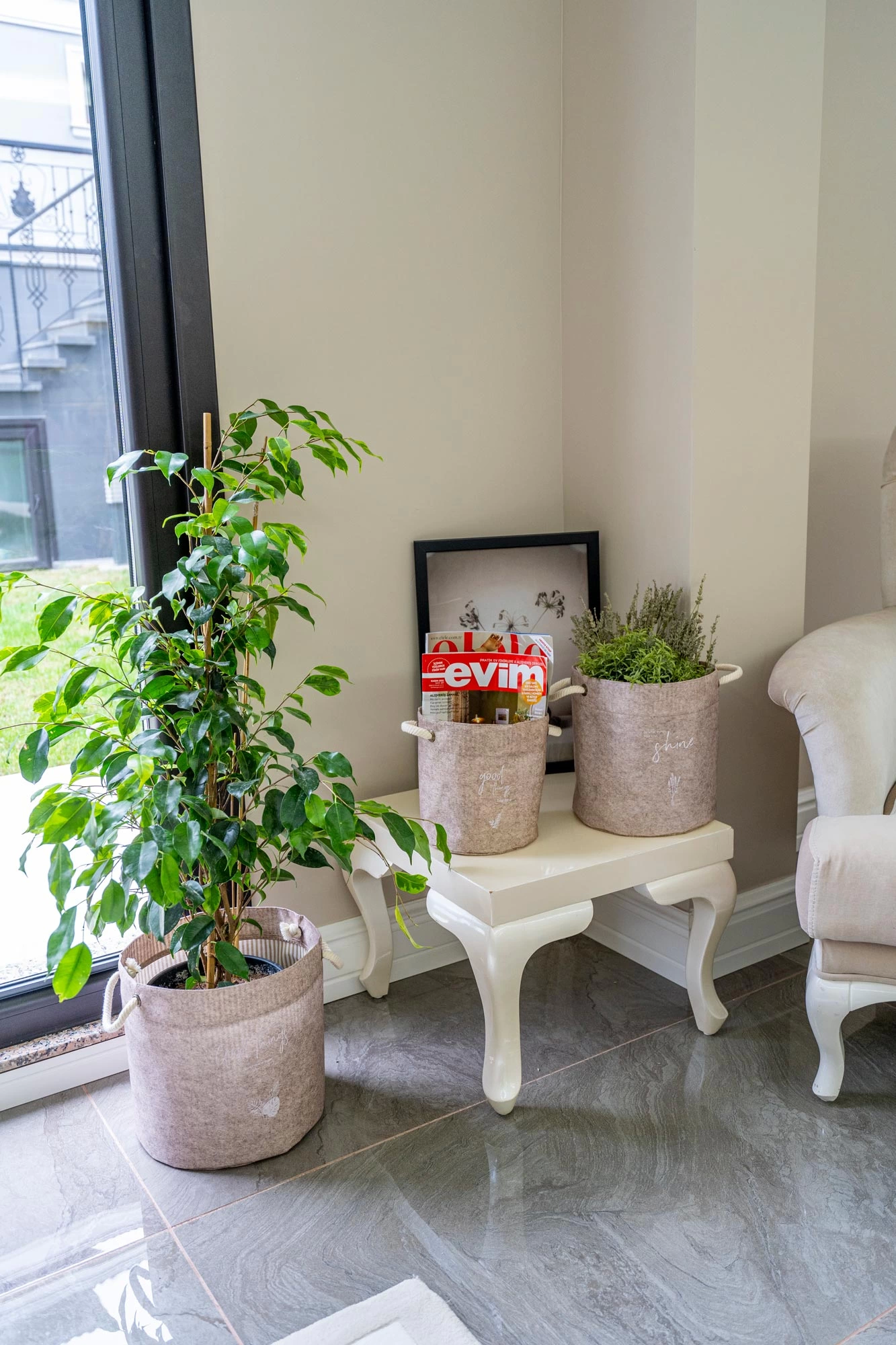 Kulplu Yuvarlak Düzenleyici Çok Amaçlı Kolay Taşınabilen Organizer Keçe Sepet (3'lü Set) ( Lisinya ) Kulplu Yuvarlak Düzenleyici Çok Amaçlı Kolay Taşınabilen Organizer Keçe Sepet (3'lü Set) ( Lisinya )