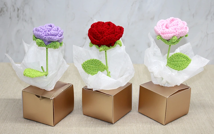 Kutulu Tekli El Örgüsü Gül Kutulu ( Lisinya ) Kutulu Tekli El Örgüsü Gül Kutulu ( Lisinya )