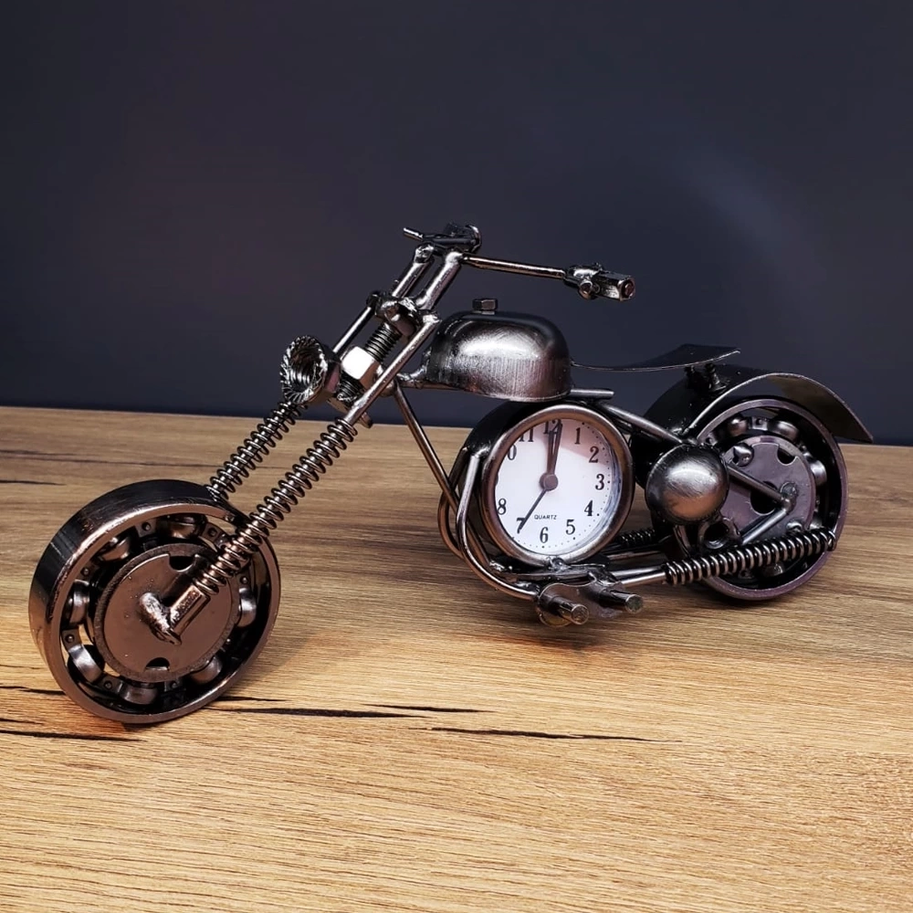 Masaüstü Dekoratif Metal Motor Saat ( Lisinya ) Masaüstü Dekoratif Metal Motor Saat ( Lisinya )