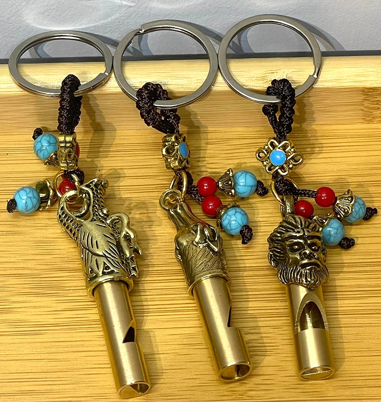 Metal Figürlü Düdük Anahtarlık ( Lisinya ) Metal Figürlü Düdük Anahtarlık ( Lisinya )