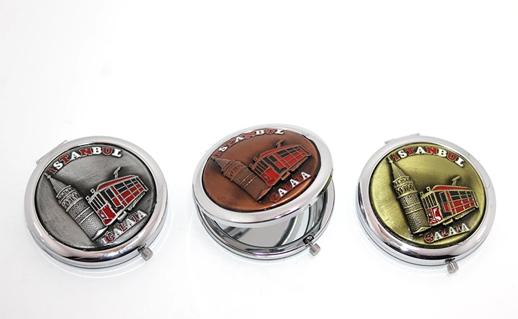 Metal İstanbul Temalı Kabartmalı El Aynası ( Lisinya ) Metal İstanbul Temalı Kabartmalı El Aynası ( Lisinya )