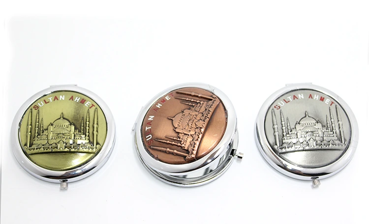 Metal İstanbul Temalı Yöresel Kabartmalı El Aynası ( Lisinya ) Metal İstanbul Temalı Yöresel Kabartmalı El Aynası ( Lisinya )