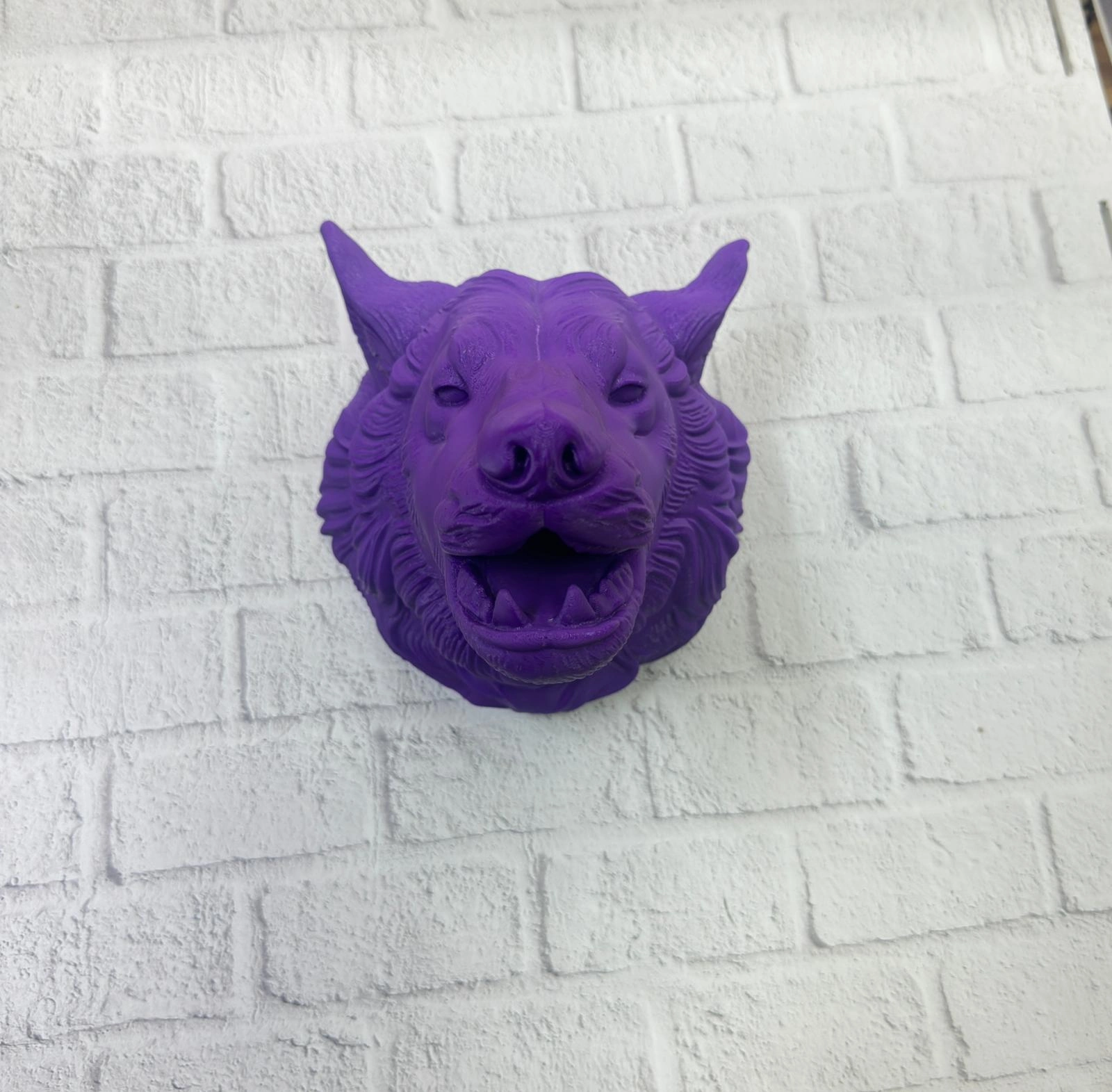 Mor Renk 3d Kurt Başı Duvar Dekoru Asılabilir Maskot Heykel 25x19 Cm ( Lisinya )