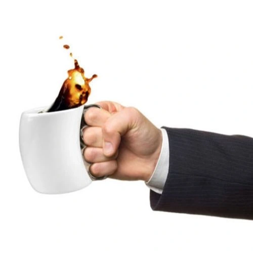 Muşta Tasarımlı Seramik Kupa ( Lisinya )