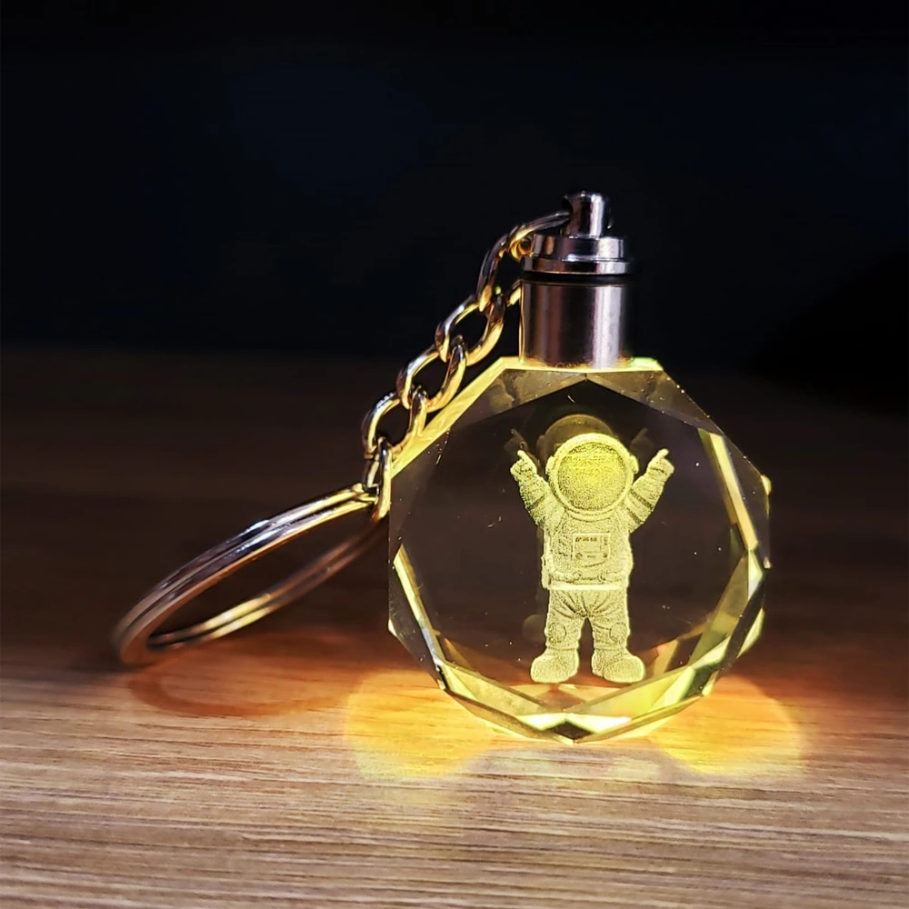 Mutlu Astronot Tasarımlı Renk Değiştiren Anahtarlık ( Lisinya ) Mutlu Astronot Tasarımlı Renk Değiştiren Anahtarlık ( Lisinya )