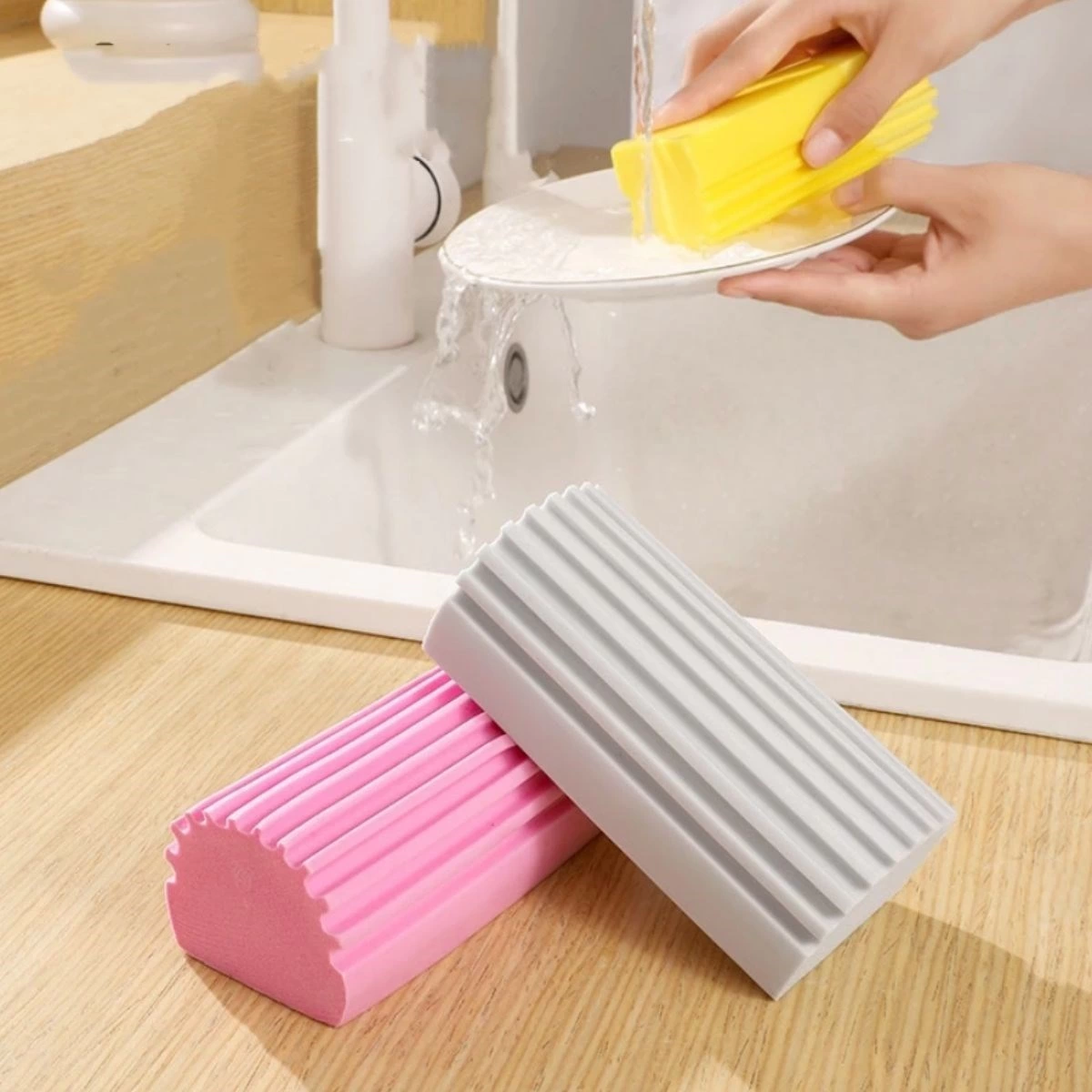 Nemli Silgi Süngeri Banyo,mutfak Ve Araba İçin Temizlik Süngeri ( Lisinya ) Nemli Silgi Süngeri Banyo,mutfak Ve Araba İçin Temizlik Süngeri ( Lisinya )