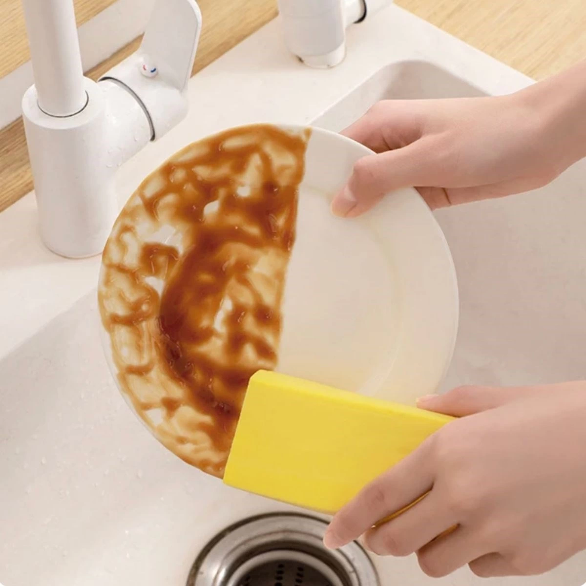 Nemli Silgi Süngeri Banyo,mutfak Ve Araba İçin Temizlik Süngeri ( Lisinya ) Nemli Silgi Süngeri Banyo,mutfak Ve Araba İçin Temizlik Süngeri ( Lisinya )