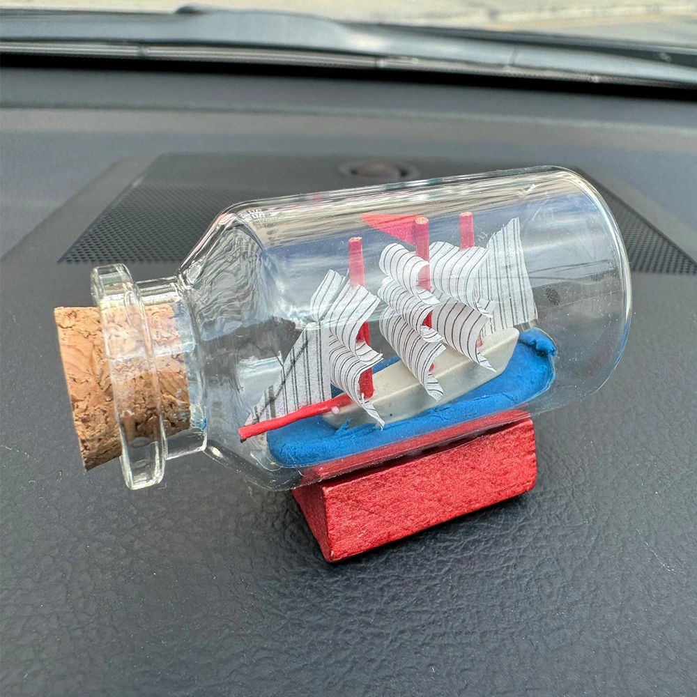 Orta Boy Şişe İçerisinde Gemi Maketi ( Lisinya ) Orta Boy Şişe İçerisinde Gemi Maketi ( Lisinya )