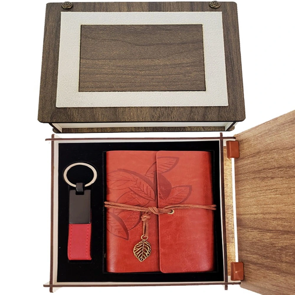 Özel Ahşap Kutulu Kiremit Rengi Deri Defter Ve Anahtarlık Set ( Lisinya )