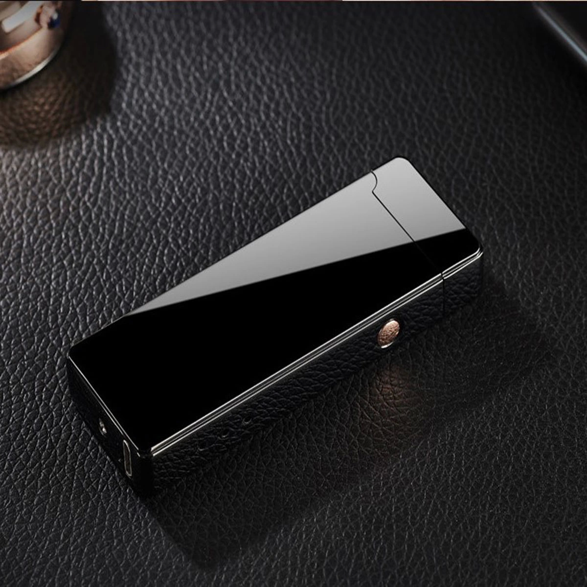 Özel Usb Şarjlı Elektronik Çakmak (kutulu) ( Lisinya ) Özel Usb Şarjlı Elektronik Çakmak (kutulu) ( Lisinya )