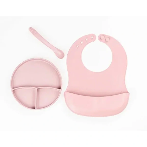Pembe 3’lü Silikon Yemek Seti – Önlük + Diş Kaşıyıcılı Kaşık + Vakumlu Tabak ( Lisinya ) Pembe 3’lü Silikon Yemek Seti – Önlük + Diş Kaşıyıcılı Kaşık + Vakumlu Tabak ( Lisinya )