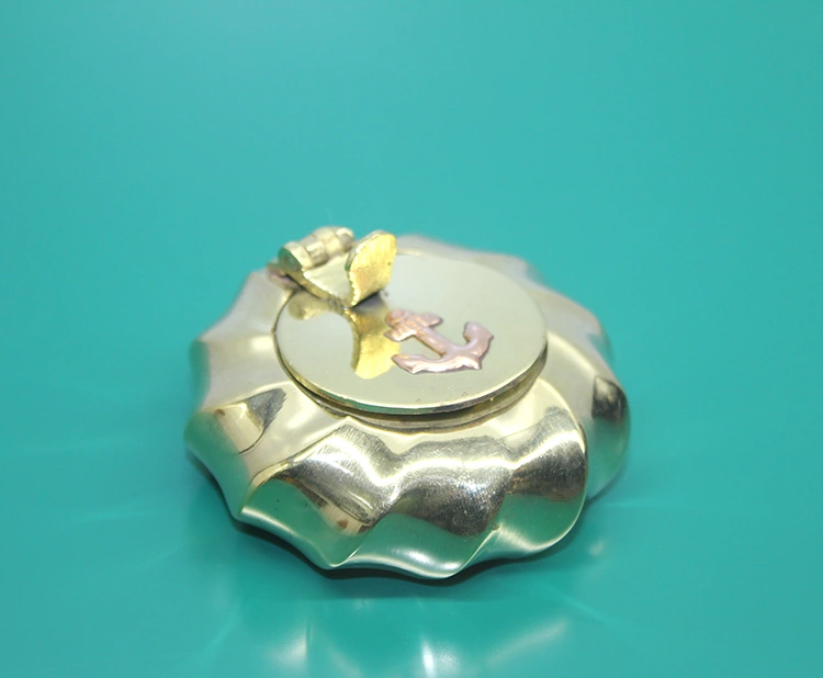 Pirinç Çapalı Kapaklı Küllük 6 Cm ( Lisinya )