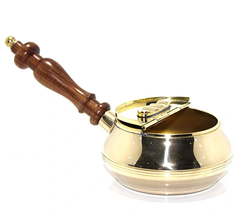 Pirinç Kapaklı Küllük Model 1 ( Lisinya ) Pirinç Kapaklı Küllük Model 1 ( Lisinya )