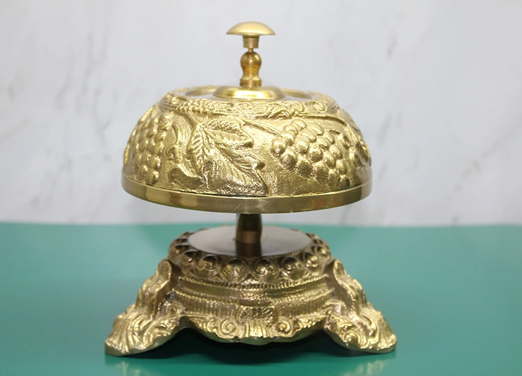 Pirinç Masa Üstü Basmalı Çan ( Lisinya ) Pirinç Masa Üstü Basmalı Çan ( Lisinya )