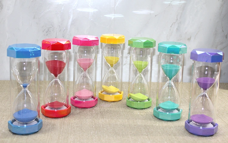 Plastik Çerçeveli Renkli 15 Dk Kum Saati ( Lisinya ) Plastik Çerçeveli Renkli 15 Dk Kum Saati ( Lisinya )