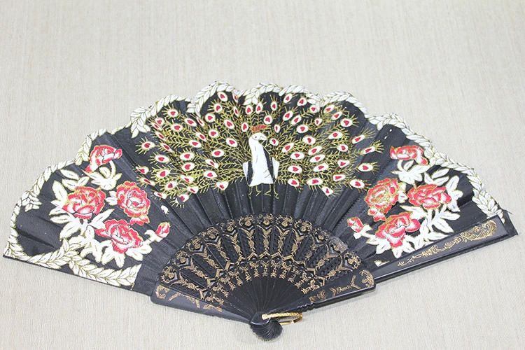 Plastik Tavuskuşu Yelpaze ( Lisinya ) Plastik Tavuskuşu Yelpaze ( Lisinya )