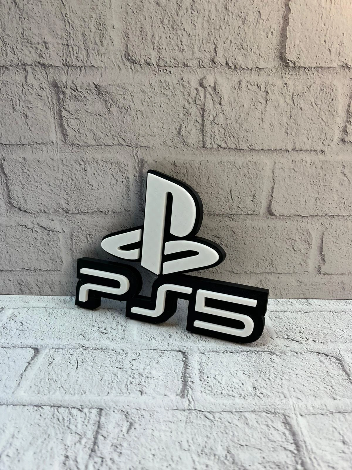 Playstation 5 Logo Duvar Dekoru Minimal Tasarım 16×12 Cm ( Lisinya ) Playstation 5 Logo Duvar Dekoru Minimal Tasarım 16×12 Cm ( Lisinya )