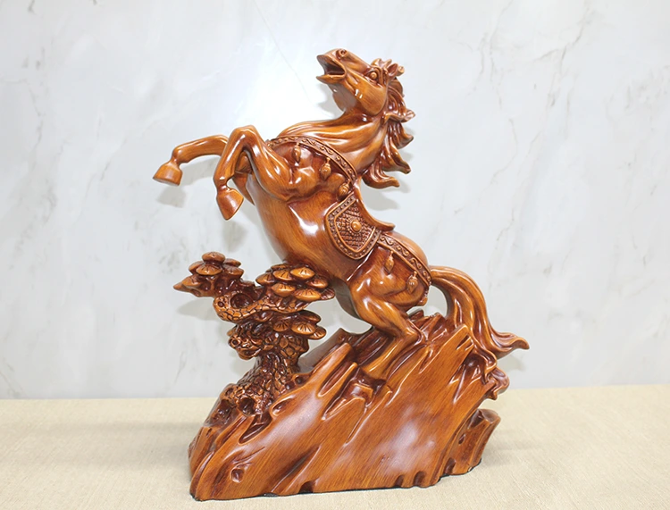 Polyester Şahlanmış At Figürü ( Lisinya ) Polyester Şahlanmış At Figürü ( Lisinya )