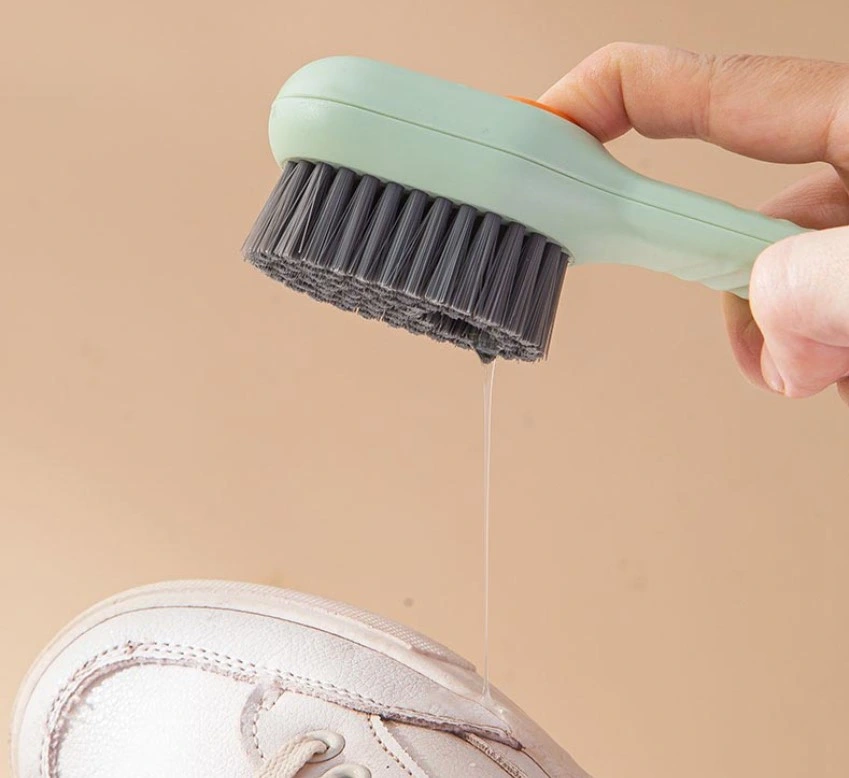 Pratik Çok Amaçlı Hazneli Fırça ( Lisinya ) Pratik Çok Amaçlı Hazneli Fırça ( Lisinya )