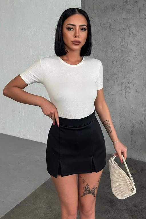 Rahat Ve Şık Kısa Kollu Bisiklet Yaka Likralı Viskon Penye Body Ekru ( Lisinya ) Rahat Ve Şık Kısa Kollu Bisiklet Yaka Likralı Viskon Penye Body Ekru ( Lisinya )