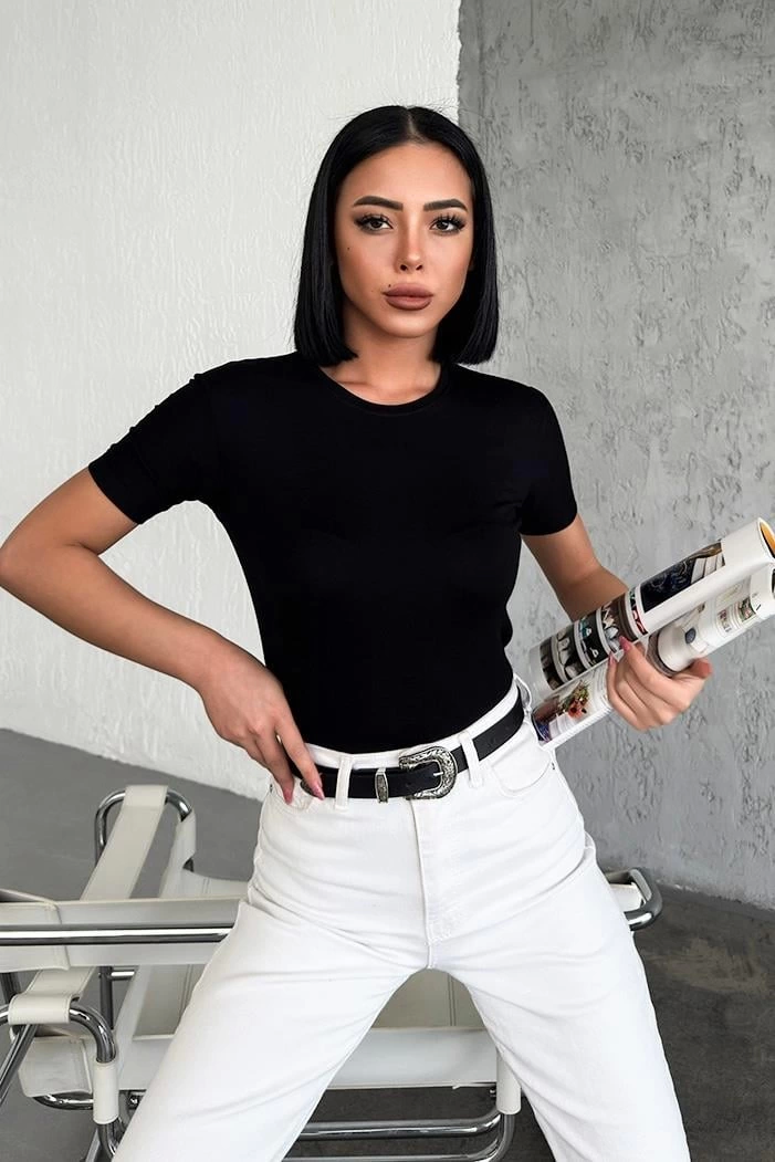 Rahat Ve Şık Kısa Kollu Bisiklet Yaka Likralı Viskon Penye Body Siyah ( Lisinya ) Rahat Ve Şık Kısa Kollu Bisiklet Yaka Likralı Viskon Penye Body Siyah ( Lisinya )