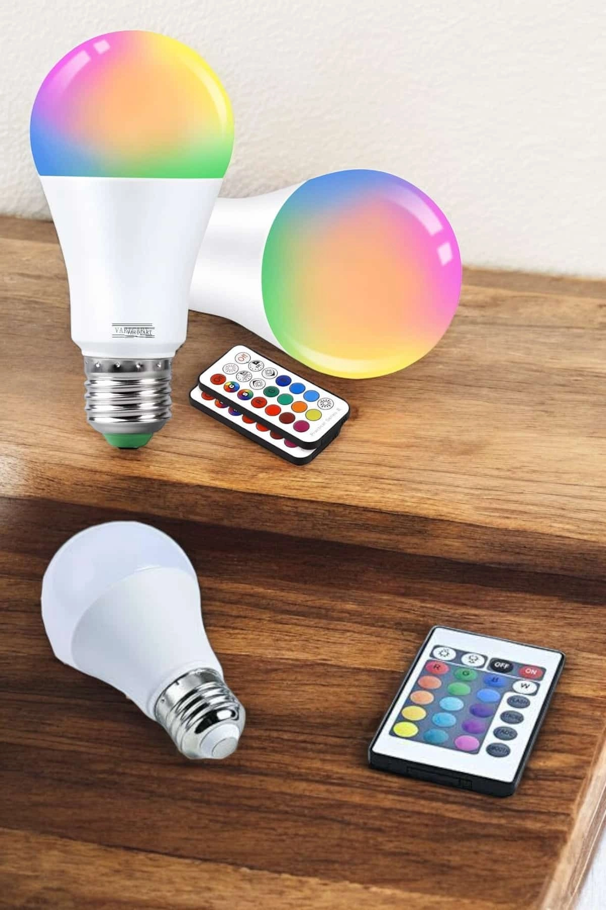 Rgb Led Lamba Led Işık Ampul Renk Değiştirebilen 100 Watt ( Lisinya )
