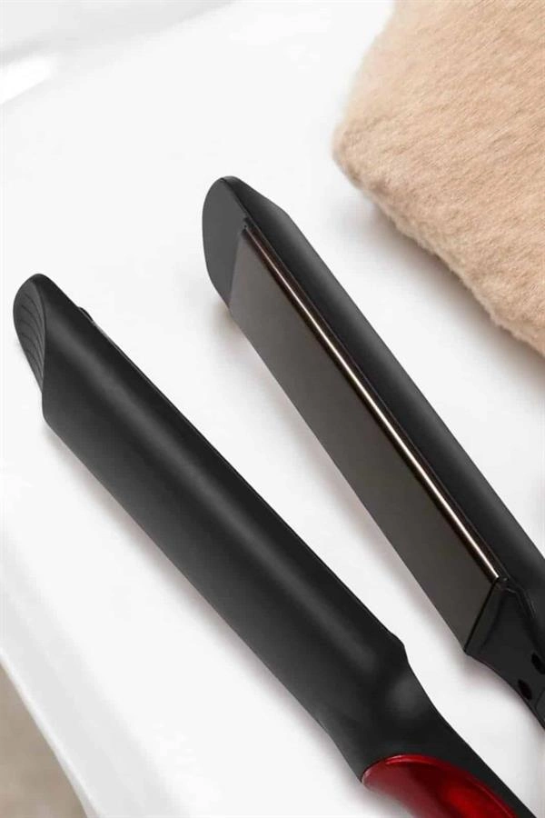 Saç Düzleştirici Isı Ayarlı Seramik Kaplama Döner Kablo Yıpranma Karşıtı ( Lisinya )