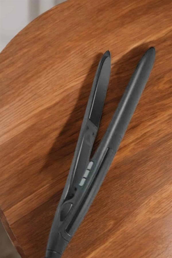 Saç Düzleştirici Led Ekranlı Isı Ayarlı Seramik Kaplama Profesyonel ( Lisinya )