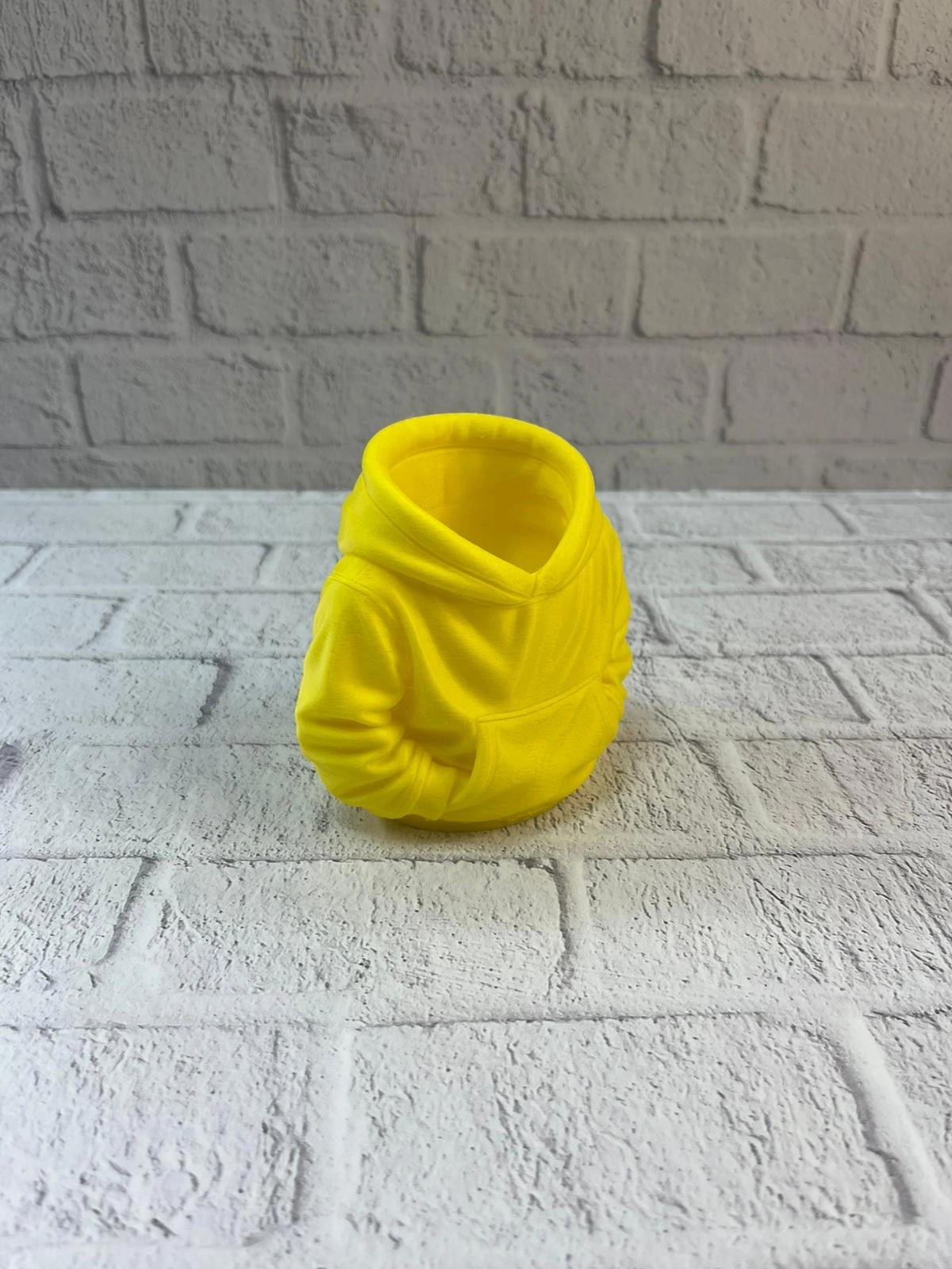 Sarı Hoodie Kalemlik 10x10 Cm Masa Üstü Düzenleyici ( Lisinya )