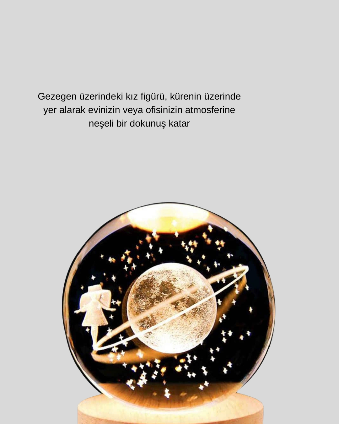 Sarı Işıklı Dekoratif Cam Küre Kız Figürlü Ahşap Standlı ( Lisinya ) Sarı Işıklı Dekoratif Cam Küre Kız Figürlü Ahşap Standlı ( Lisinya )