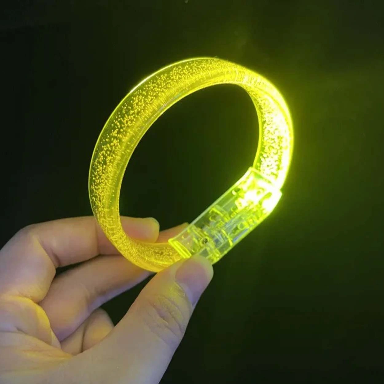 Sarı Led Işıklı Baskı Yapılabilen Pilli Bileklik Bilezik ( Lisinya ) Sarı Led Işıklı Baskı Yapılabilen Pilli Bileklik Bilezik ( Lisinya )