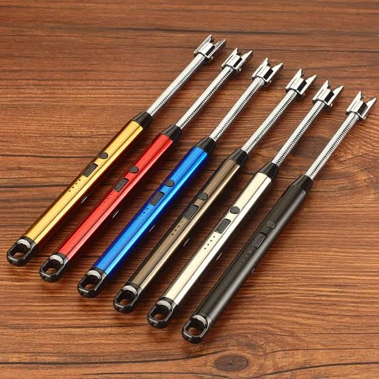 Şarjlı Esnek Çakmak ( Lisinya ) Şarjlı Esnek Çakmak ( Lisinya )