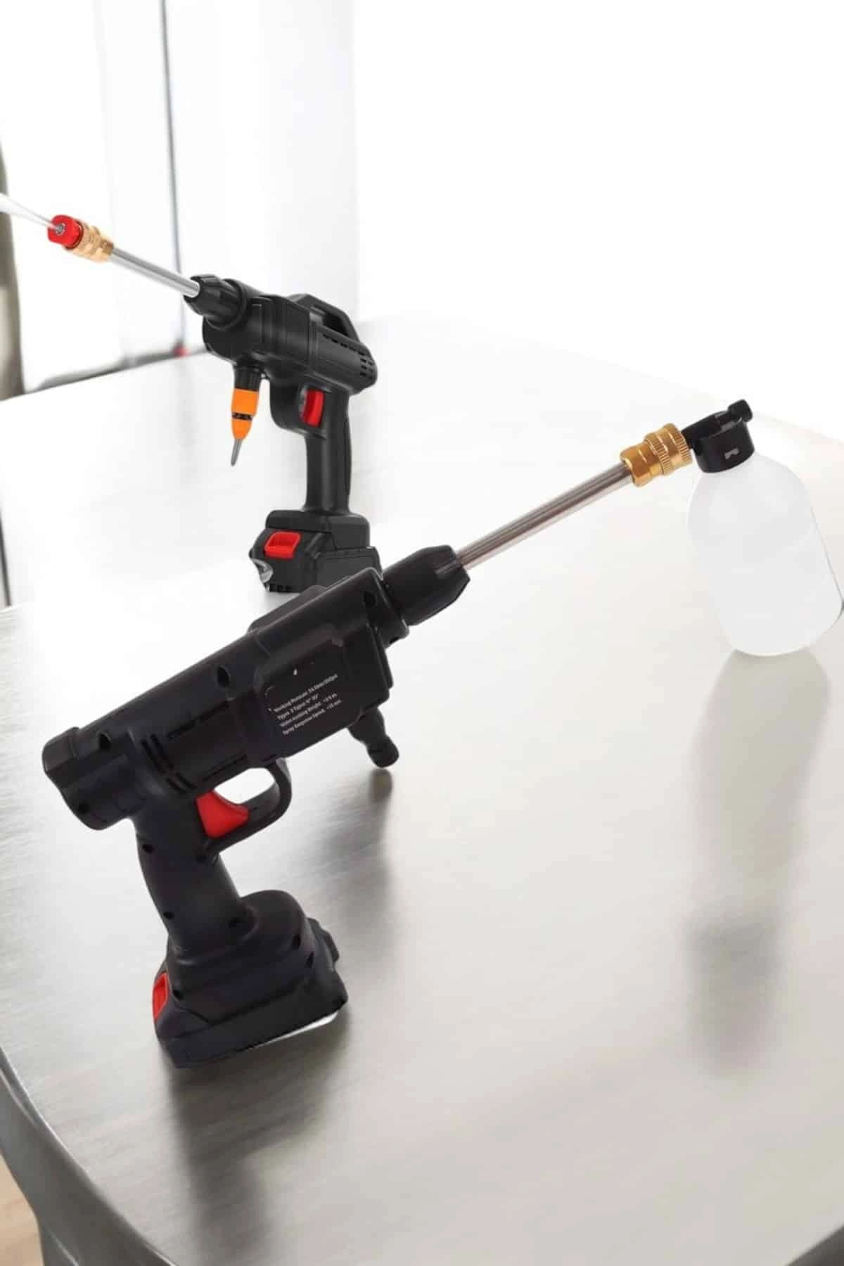 Şarjlı Oto Yıkama Tabancası Su Basınçlı Hazneli Bataryalı ( Lisinya ) Şarjlı Oto Yıkama Tabancası Su Basınçlı Hazneli Bataryalı ( Lisinya )