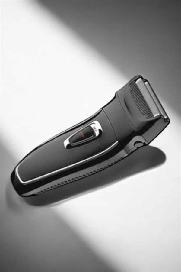 Şarjlı Paslanmaz Çelik Bıçaklı Ve Kablosuz Saç Sakal Tıraş Makinesi ( Lisinya )