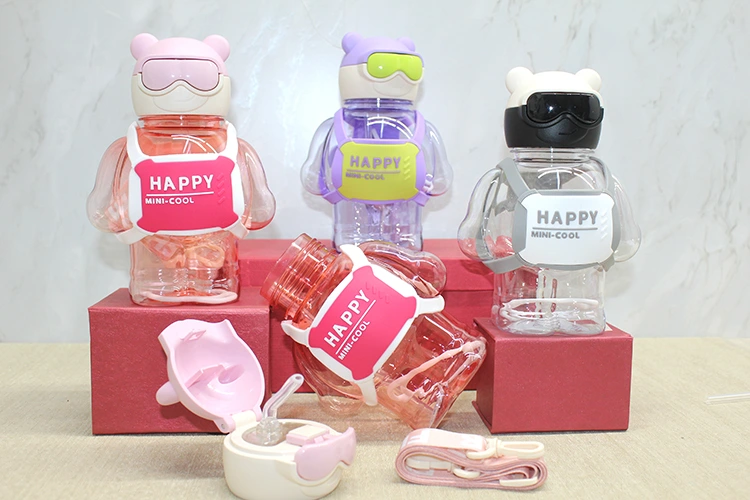 Sevimli 3d Desenli Su Matarası ( Lisinya ) Sevimli 3d Desenli Su Matarası ( Lisinya )