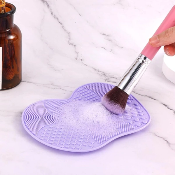 Silikon Makyaj Temizleme Matı ( Lisinya ) Silikon Makyaj Temizleme Matı ( Lisinya )