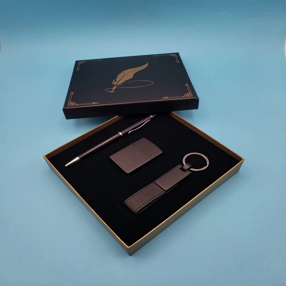 Siyah Anahtarlık Çakmak Ve Tükenmez Kalem ( Lisinya ) Siyah Anahtarlık Çakmak Ve Tükenmez Kalem ( Lisinya )