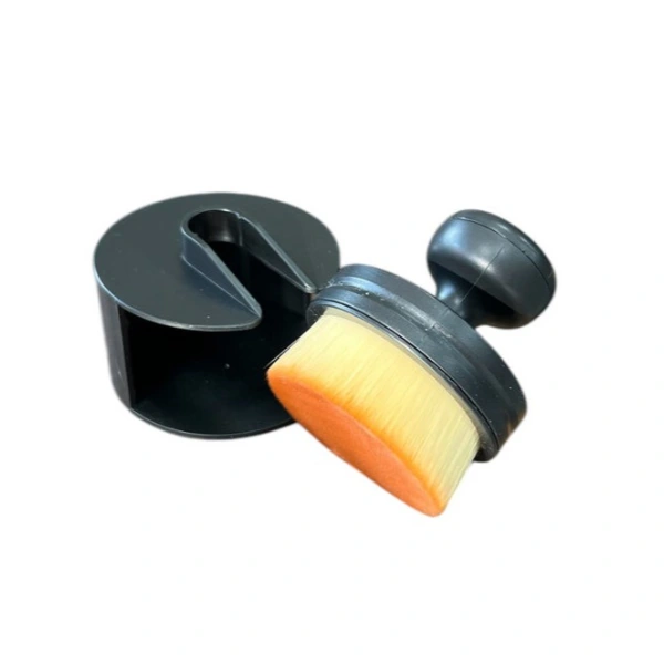 Siyah Plastik Lastik Parlatma Fırçası ( Lisinya ) Siyah Plastik Lastik Parlatma Fırçası ( Lisinya )