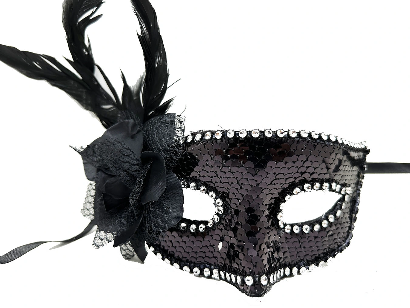 Siyah Yandan Tüylü Güllü Taşlı Pullu Maske ( Lisinya ) Siyah Yandan Tüylü Güllü Taşlı Pullu Maske ( Lisinya )