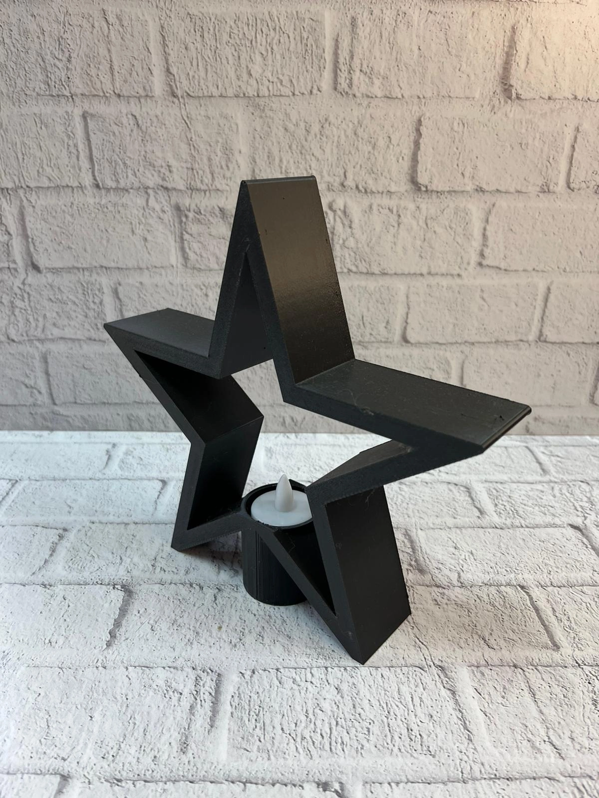 Siyah Yıldız Şeklinde Mumluk Loş Işık Dekor Aksesuarı ( Lisinya ) Siyah Yıldız Şeklinde Mumluk Loş Işık Dekor Aksesuarı ( Lisinya )